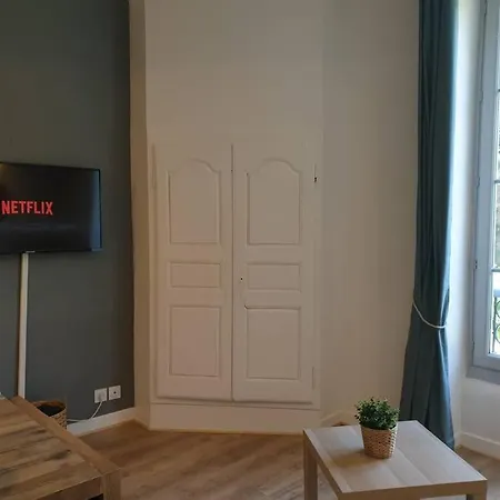 Cosy Love- Centre - Free Carpark - Wifi Apartment *