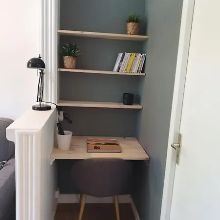 Cosy Love- Centre - Free Carpark - Wifi Apartment
