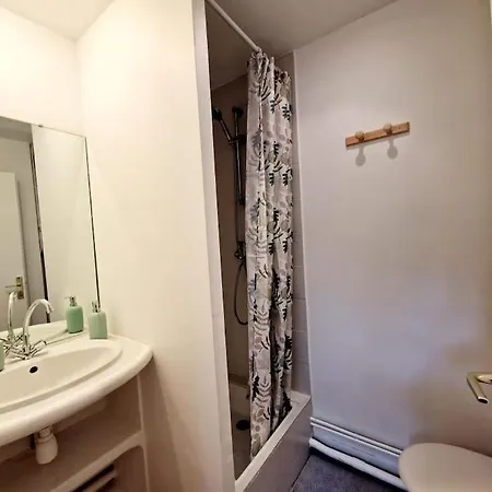 Cosy Love- Centre - Free Carpark - Wifi Apartment