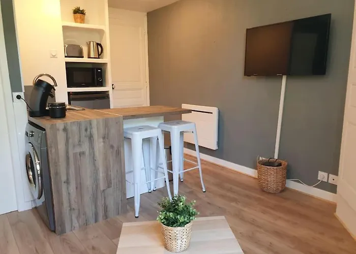 Cosy Love- Centre - Free Carpark - Wifi * По