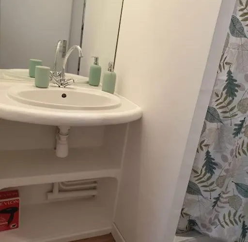 Cosy Love- Centre - Free Carpark - Wifi * По